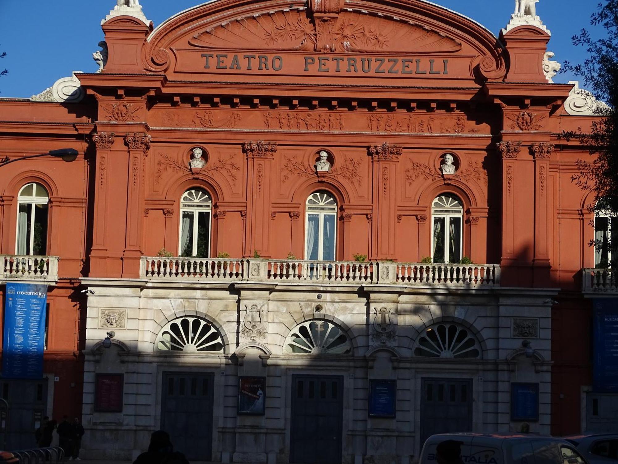 Al Teatro Rooms Bari Exterior photo