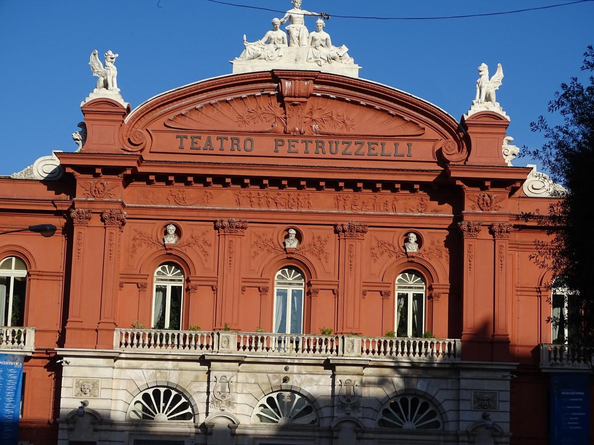 Al Teatro Rooms Bari Exterior photo