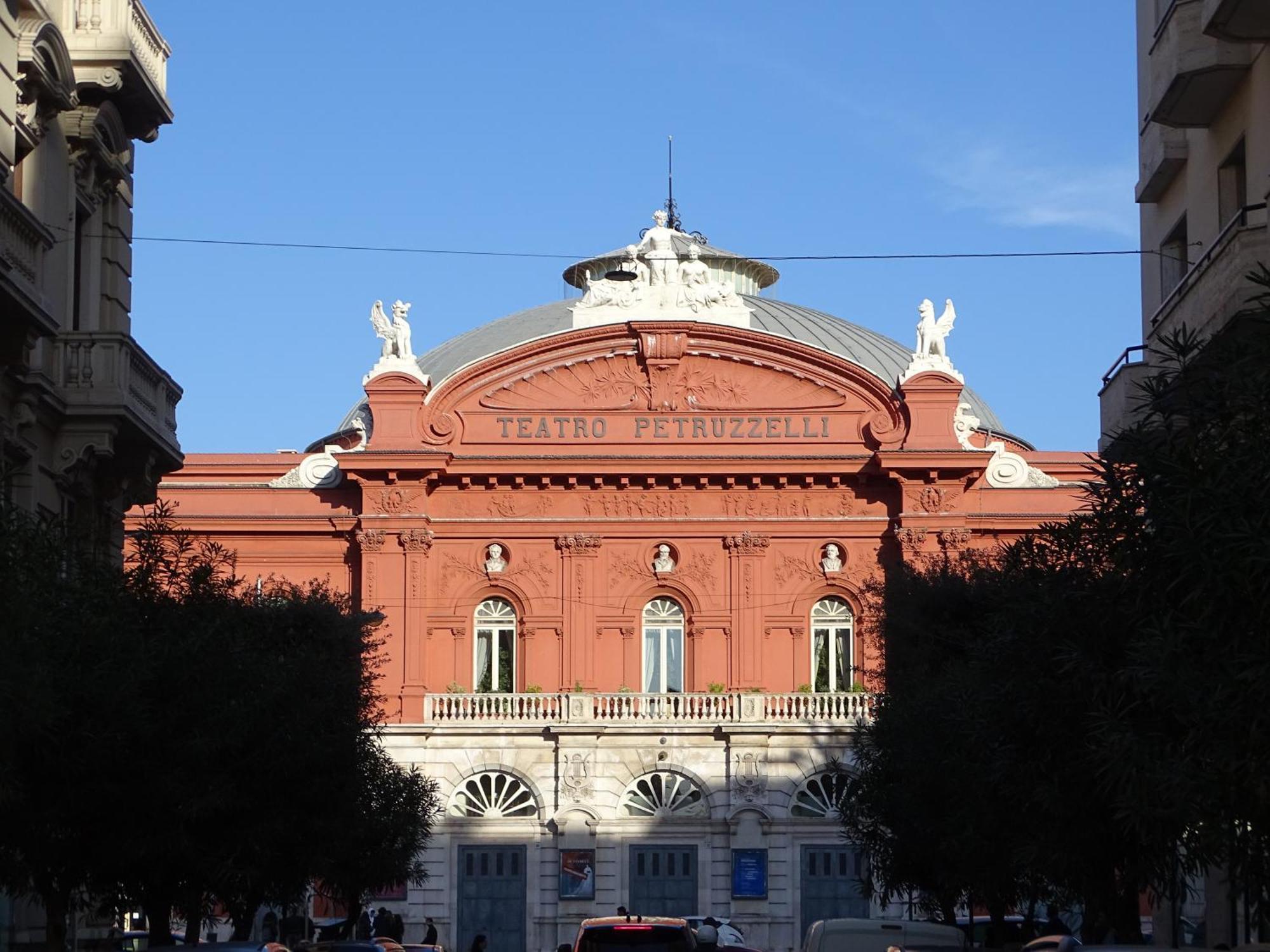 Al Teatro Rooms Bari Exterior photo