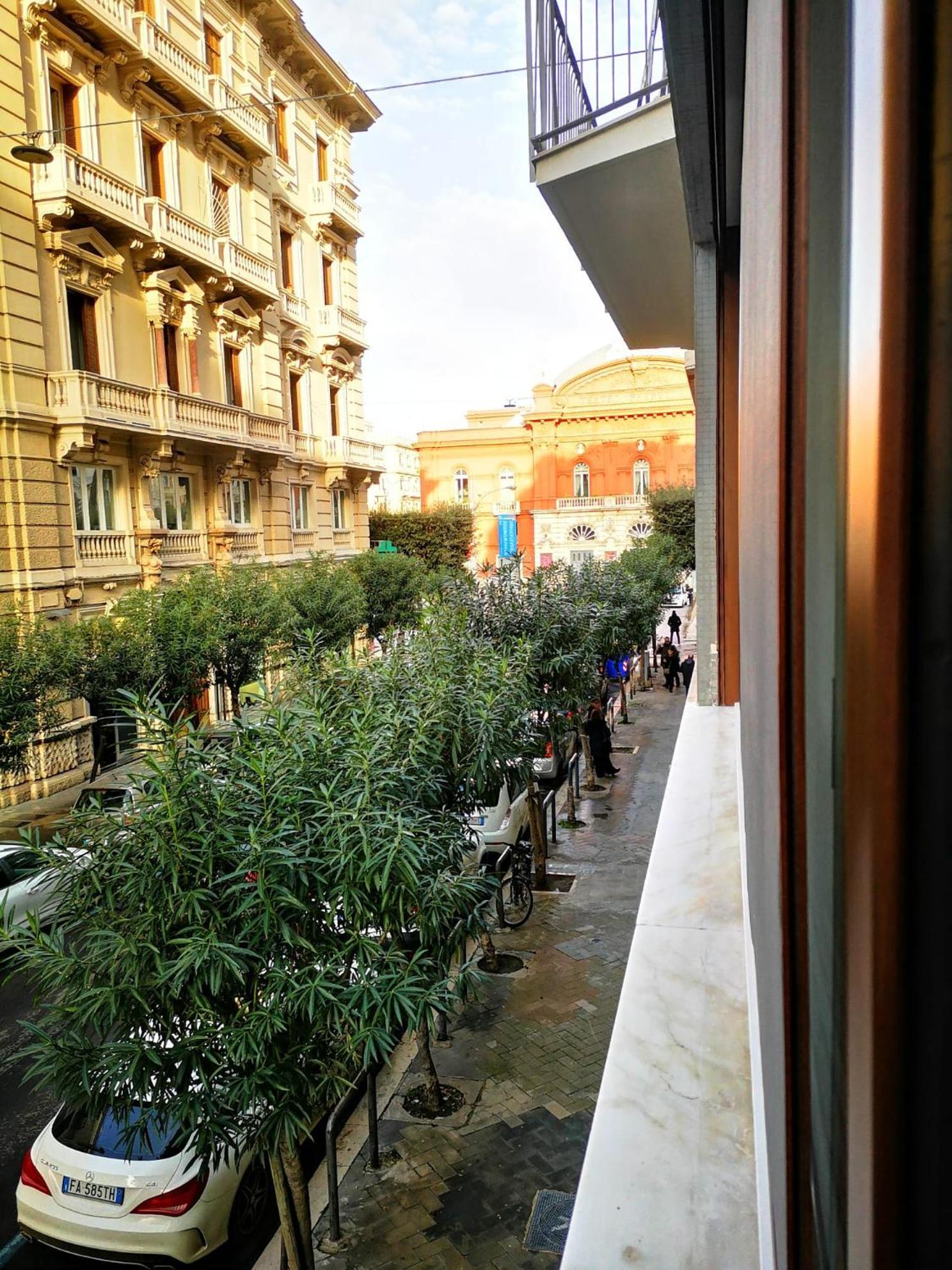 Al Teatro Rooms Bari Exterior photo